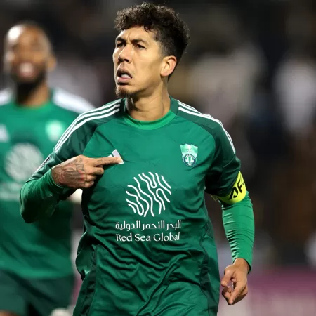 Al Ahli corta Firmino da lista de inscritos da liga saudita; entenda
