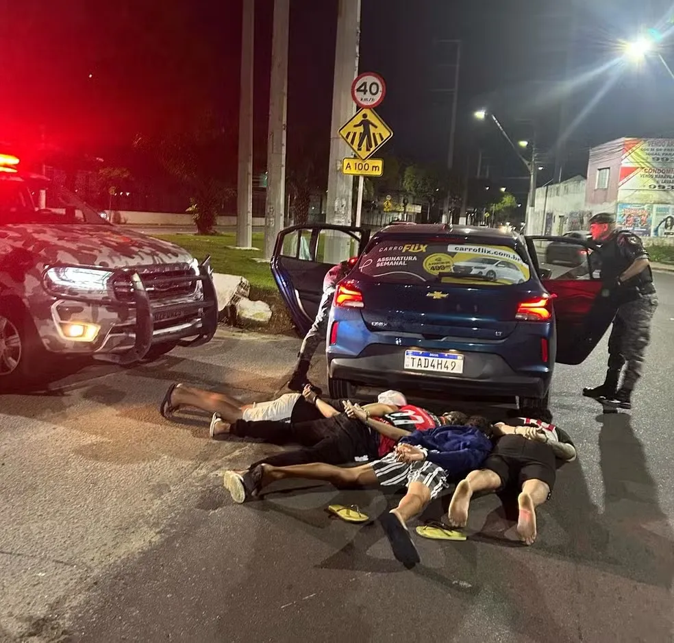 Motorista de aplicativo é resgatado após ser sequestrado por adolescentes