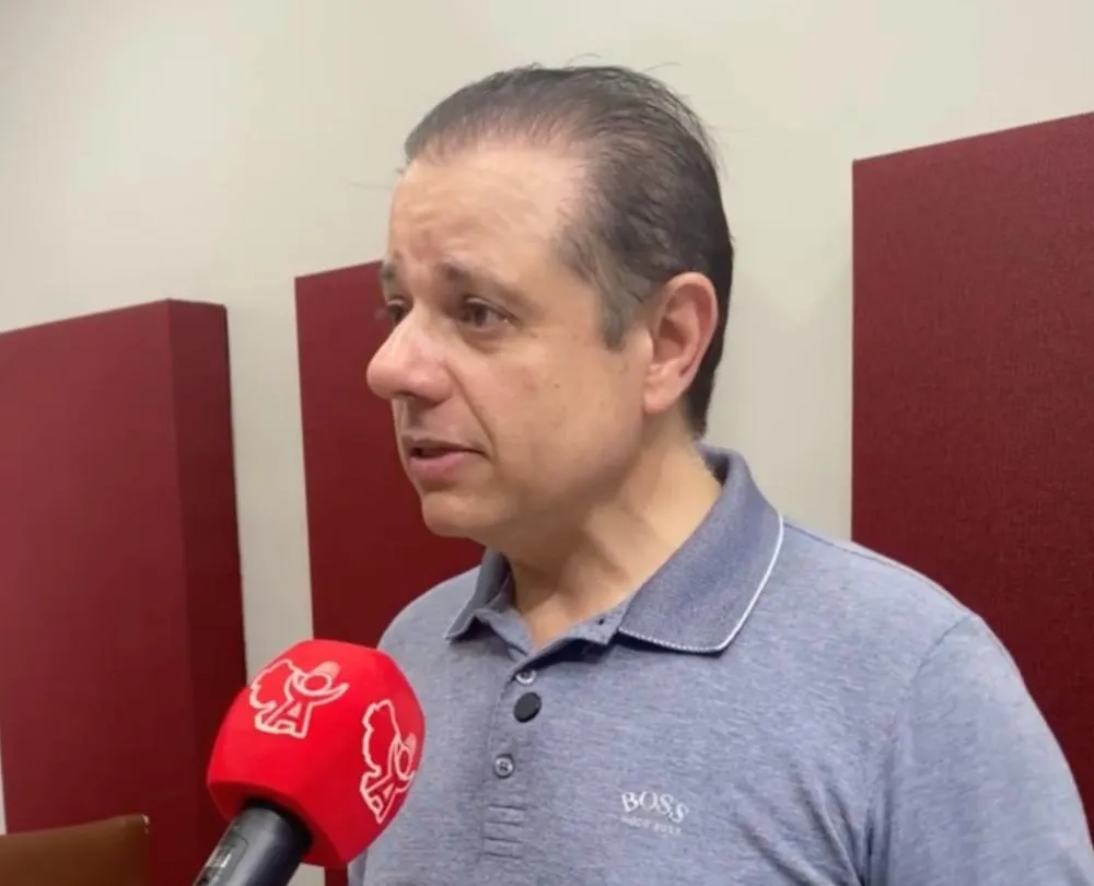 Em visita ao AVSQ, deputado Cláudio Pinho defende plebiscito para a população decidir se renova ou não contrato com Enel