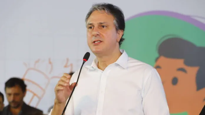 MEC anuncia bolsa de R$ 200 para alunos de cursinhos populares do Enem