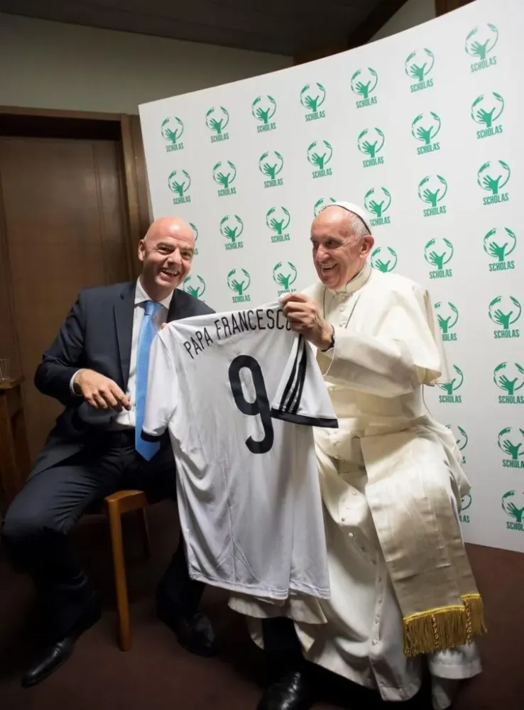 Fifa fará jogo para crianças com as Lendas da federação a pedido do Papa Francisco