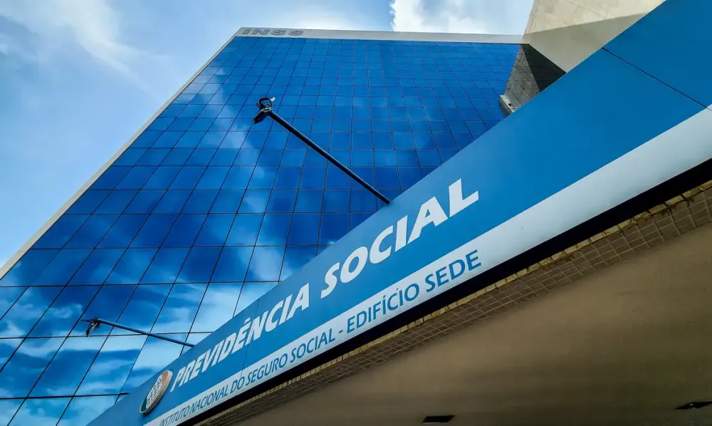 INSS recebeu quase 4 mil pedidos diários para cancelar descontos indevidos no 1º semestre de 2024