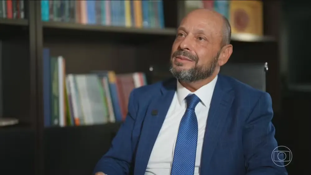 Presidente do INSS diz que ressarcimento de aposentados e pensionistas será feito 'via benefício'