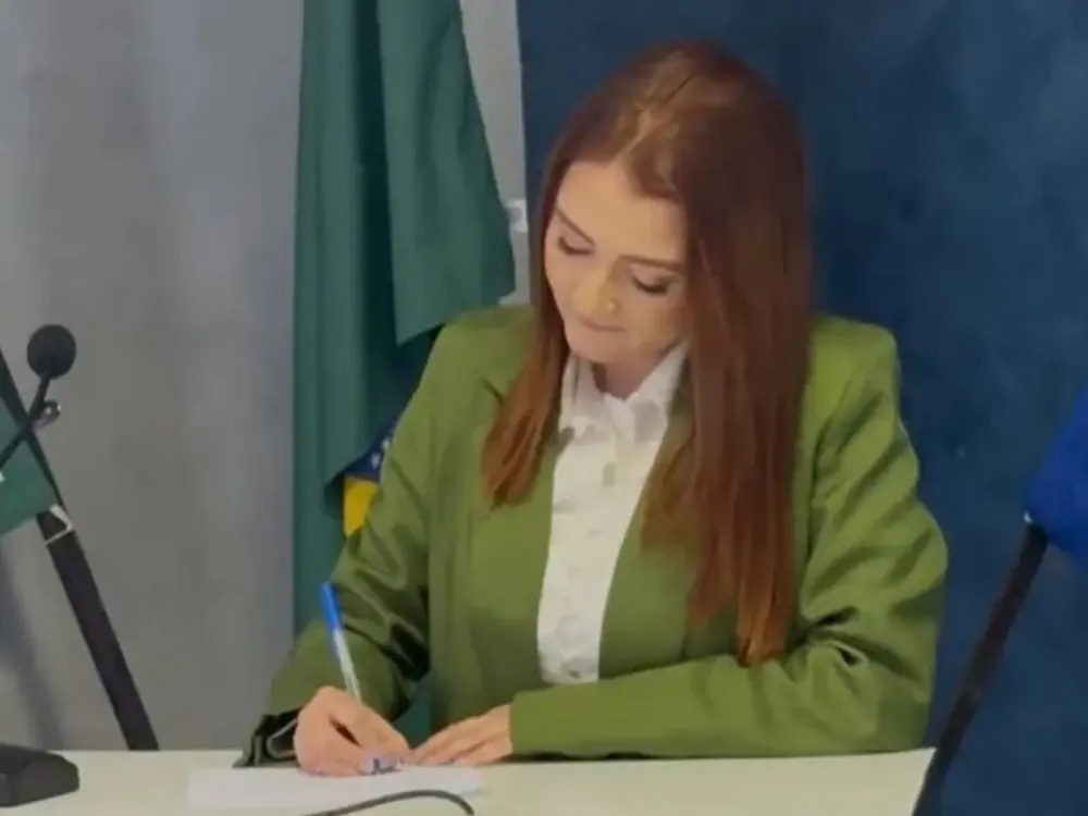 Prefeito de Senador Sá é afastado e presidente da Câmara assume a 45 dias de nova eleição
