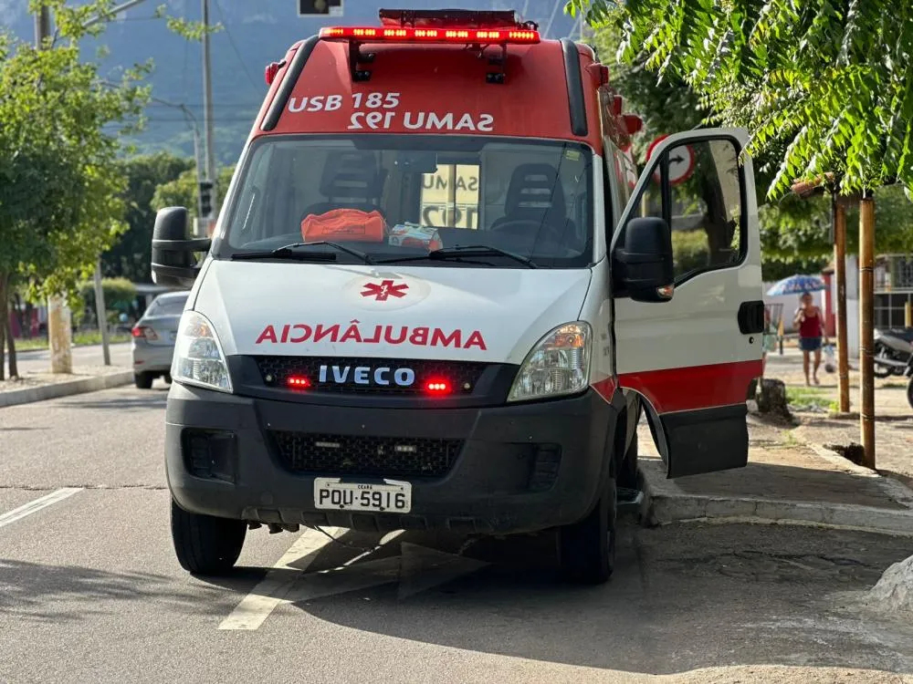 Homem de 56 anos morre em calçada no bairro Boa Vista na cidade de Ipu