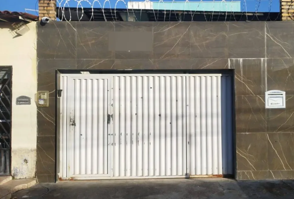 Homem dispara tiros contra casa da ex-companheira e quase atinge crianças no Ceará