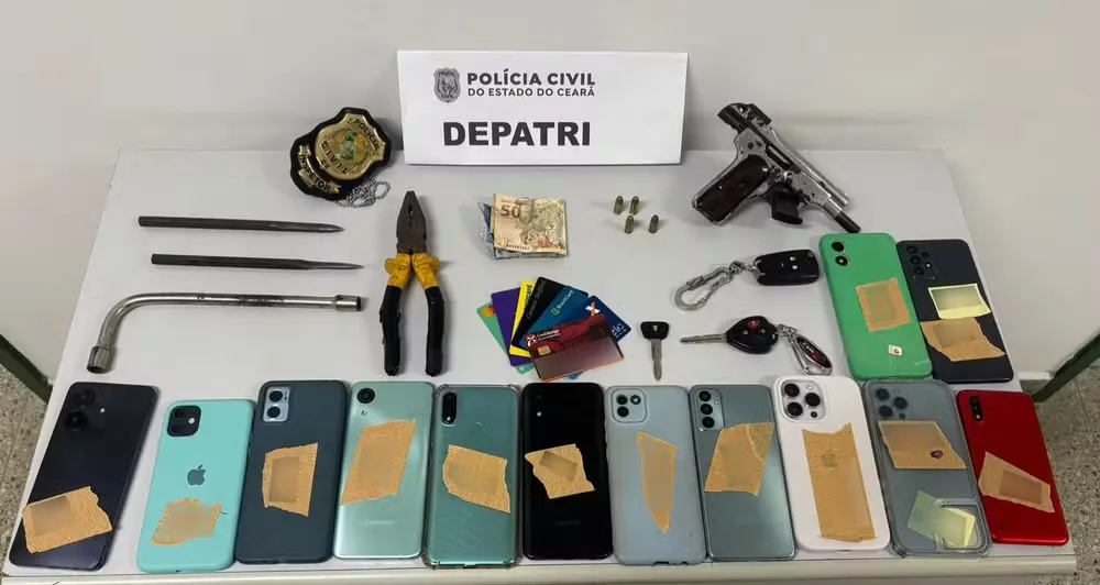 Polícia prende grupo de criminosos que praticou série de assaltos a farmácias e motoristas de aplicativos em Fortaleza