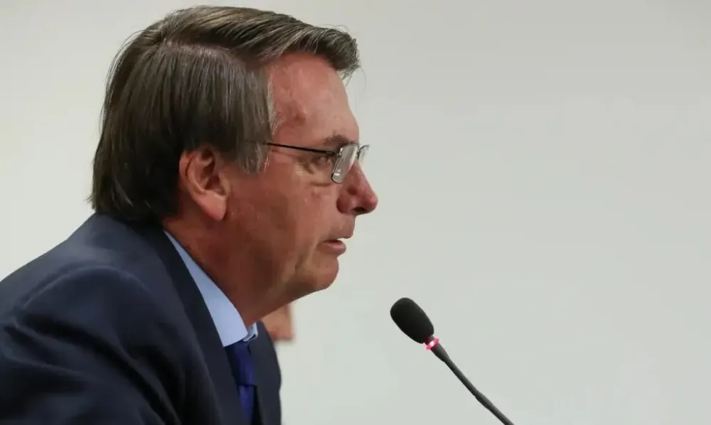 PF faz buscas na casa de Jair Bolsonaro e STF determina que ele usará tornozeleira eletrônica