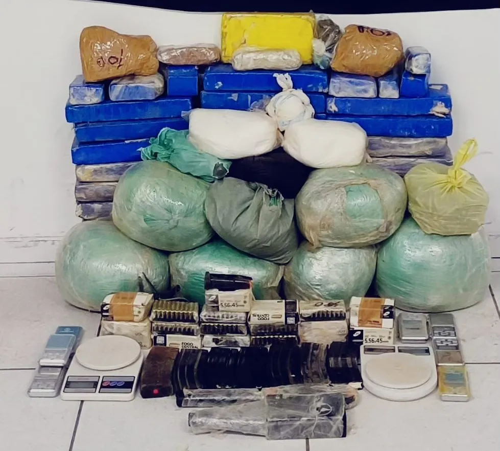 Polícia apreende quase 70 kg de drogas e mais de 1.200 munições em Santa Quitéria