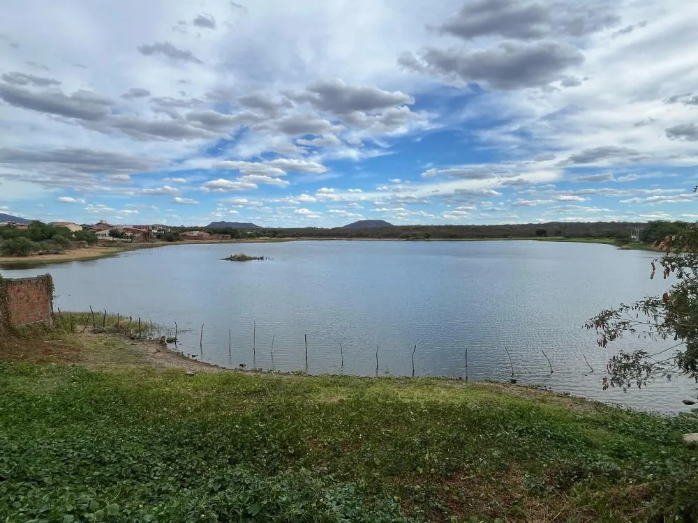 Prefeitura de Santa Quitéria e Governo do Estado assinam convênio para Urbanização do Açude do 15