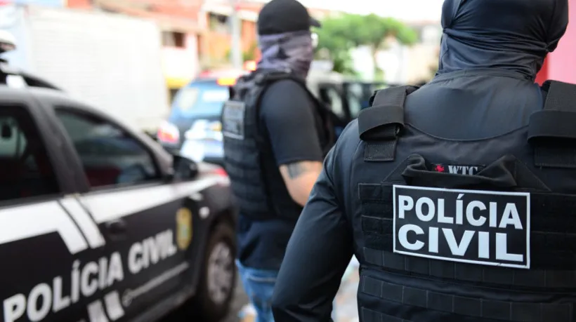 Oito membros de facção são presos acusados de tráfico de drogas e expulsões no Ceará