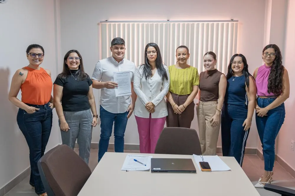 MP e Prefeitura de Santa Quitéria assinam TAC para regularizar atendimentos e diminuir espera na Casa Amiga da Criança