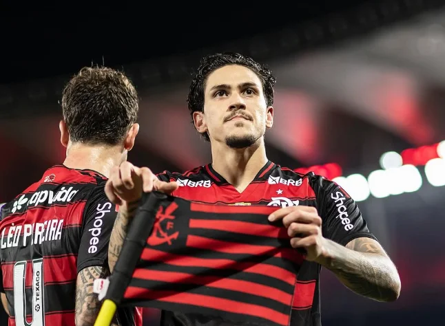 Pedro fratura antebraço, perde volta da Libertadores e pode desfalcar Flamengo em até um mês