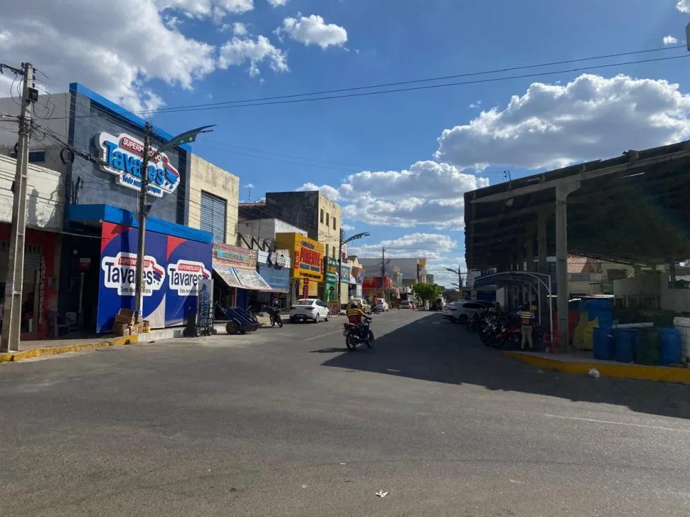 Feriado da Proclamação da República altera funcionamento de serviços em Santa Quitéria; confira o que abre e fecha