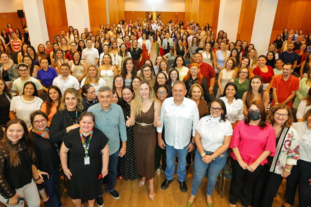 Jade Romero reforça integração da primeira infância ao SUAS em encontro com municípios