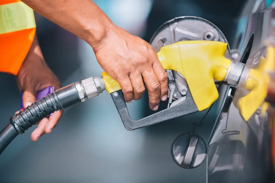 Gasolina ultrapassa R$ 7 em Santa Quitéria e reforça sequência de altas
