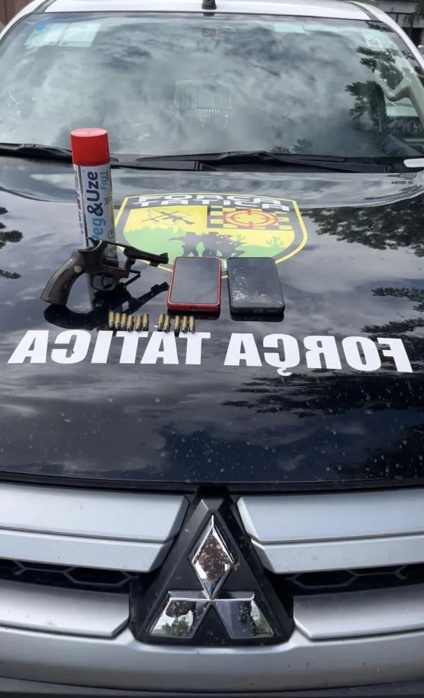 Dois homens são presos com arma de fogo durante abordagem em Groaíras