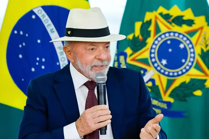 Lula inicia radioterapia após retirada de câncer de pele e seguirá tratamento preventivo em Brasília