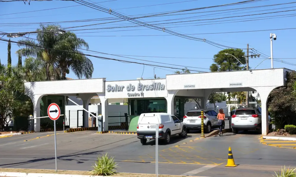 Defesa de Bolsonaro pede prorrogação da prisão domiciliar; Moraes decide até quinta-feira (25)