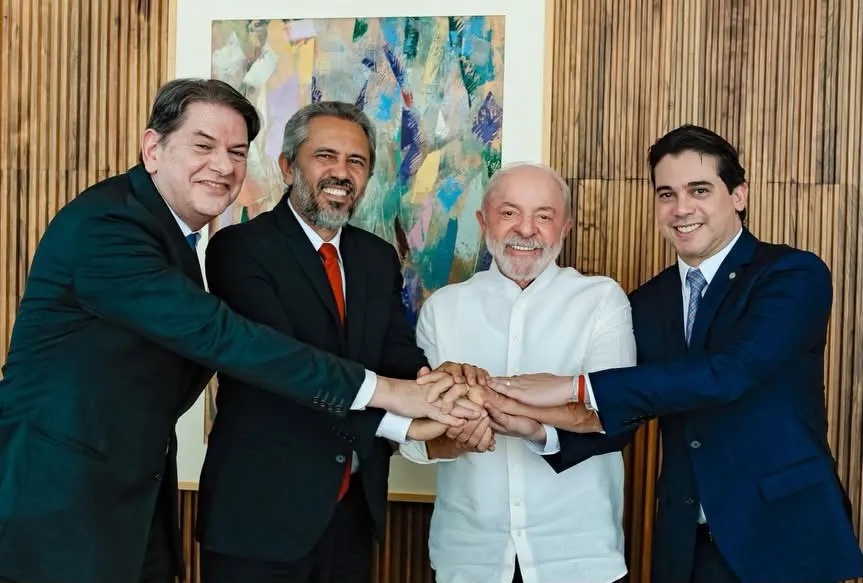 Batido o martelo: Cid disputará reeleição para Senado, com Junior Mano de 1º suplente