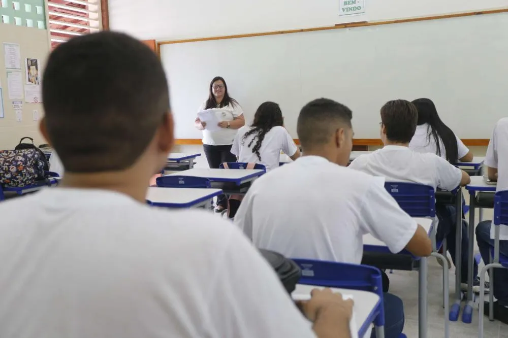 Senado aprova aumento de penas para agressões contra professores e profissionais da saúde