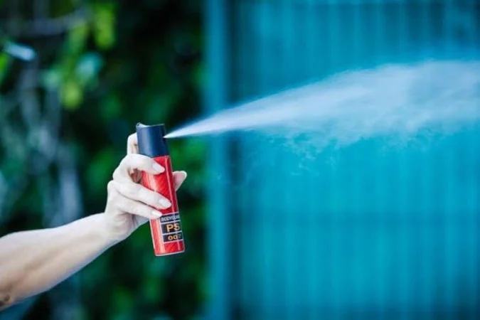 Lei autoriza spray de pimenta para mulheres e amplia debate sobre itens de defesa pessoal