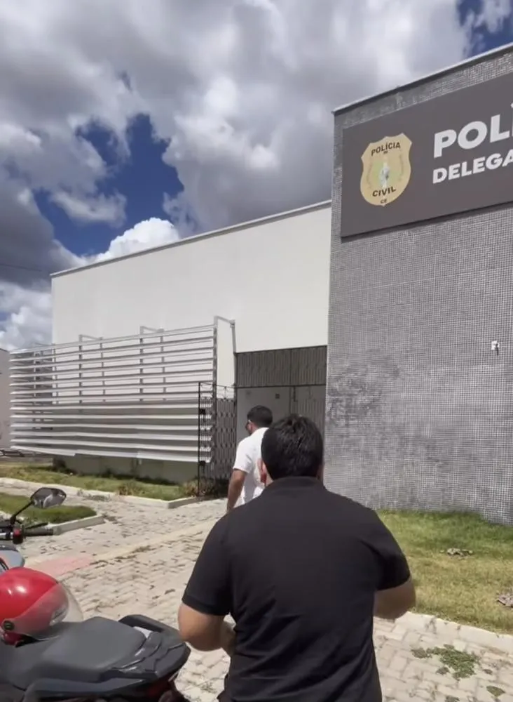 Prefeito de Monsenhor Tabosa denuncia ameaças contra irmão e secretário de Finanças e cobra investigação