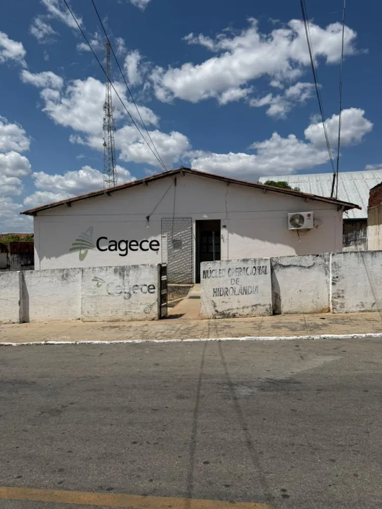 Cagece espera concluir adutora em seis meses e solucionar problema de falta d`água em Hidrolândia